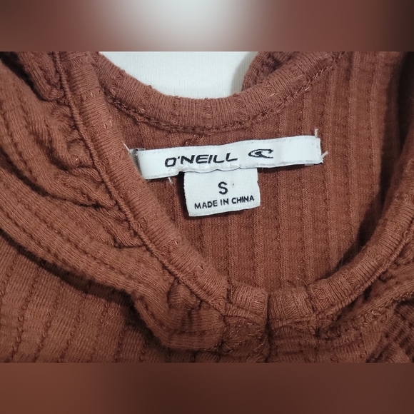 O'Neill Martie Ruffle Sleeveless Crop Top Women's Size Small Adjustable Front - Picture 2 of 9